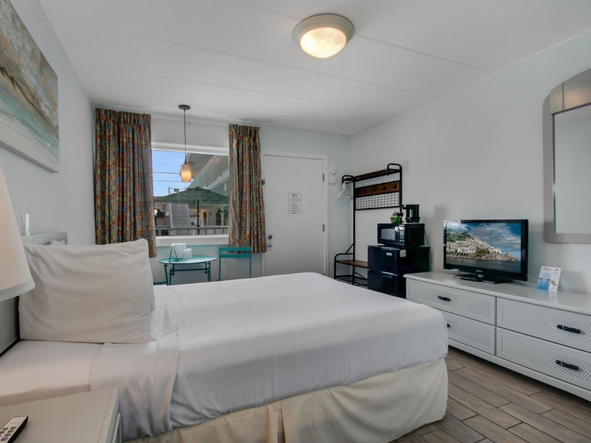 Daytona Inn And Suites Wildwood Exterior photo